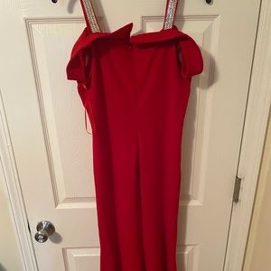 The color is red but i added the pic in the black dress for demonstration only.